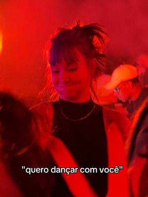 A post by @juliakbarni on TikTok caption: pov Brasil 2025