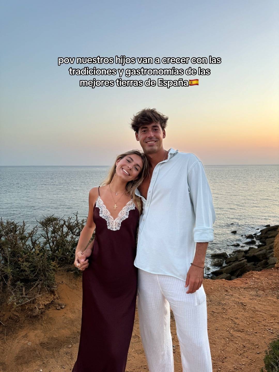 A post by @aitanaasoriano on TikTok caption: El mejor mix Cádiz y Valencia 🥹💖 #cadiz #valencia 