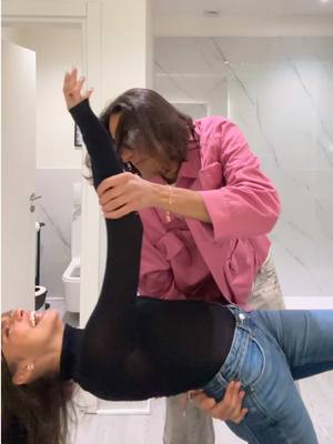 A post by @francescacuccuru on TikTok caption: Abbiamo bisogno di un paio di lezioni di ballo direi @KINGASH. In collaborazione con @WarnerMusicItaly 