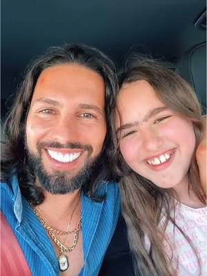 A post by @ponchodenigris on TikTok caption: #ponchodenigris #ivannadenigris #familia #Recuerdos 