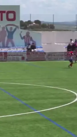 A post by @aletoorres3 on TikTok caption: 💪🏽❤️‍🔥🫵🏽#playoff #futbol @cfmotril 