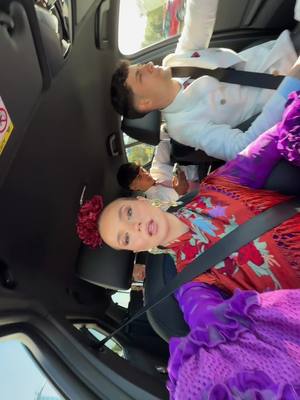 A post by @fabiana.sevillano on TikTok caption: Mami que me lleve a bailar 