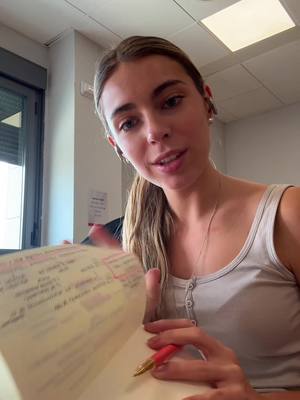 A post by @aitanaasoriano on TikTok caption: Que la última semana antes de exámenes haya presentaciones todos los días <<<