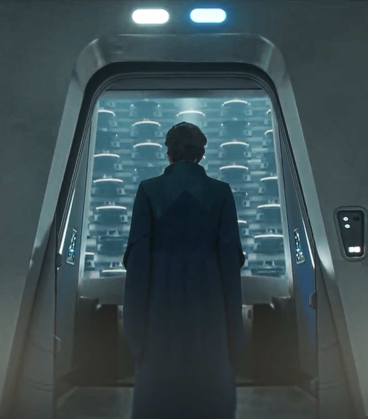 A post by @fennecsrifle on TikTok caption: just put tony gilroy in charge of star wars atp // #starwars #starwarsedit #fyp #foryoupage #andor #andorseries #cassianandor #monmothma 