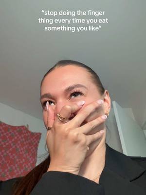 A post by @jessvalortiz on TikTok caption: that water be hitting the spot 🙂