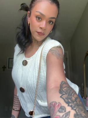 A post by @leahkenyon5 on TikTok caption: This song literally makes me feel pretty lol 