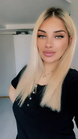 A post by @lrn032 on TikTok caption: #CapCut #foru #fyp #denmark #lorena #haipeforyou #viralaccount #night 😇