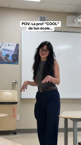 A post by @emylalune on TikTok caption: Pas de devoir ce soir, le plus beau cadeau qu’un prof peut te faire 🙏😂  #prof #eleves #école 