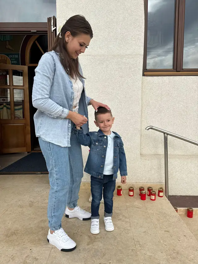 A post by @elenabaroian6 on TikTok caption: #❤️❤️❤️👈 