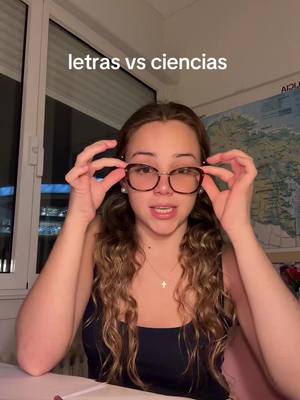 A post by @anitarqp on TikTok caption: eso si… el complejo de superioridad que tiene alguno de ciencias es de estudio jajajajaj 🤓 ig:anitarqp #bach 