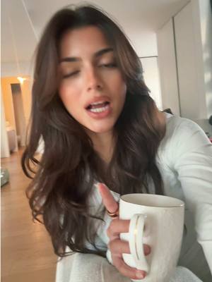 A post by @kikacgomes on TikTok caption: I NEED MY LONG HAIR BACK