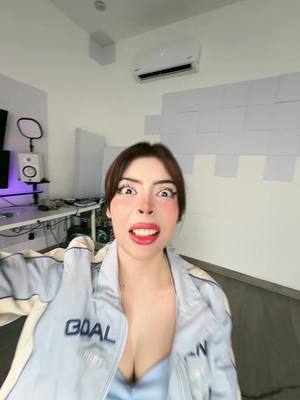 A post by @didiwinx on TikTok caption: Ig:didiwinx #dametucosita #360 #dametucositachallenge 