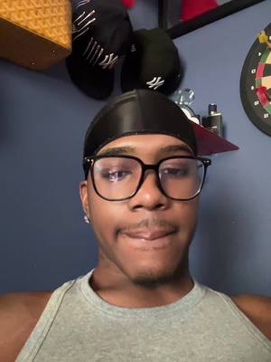 A post by @iiiamlee__ on TikTok caption: #fyp #viral #selfielight #tiktokmademebuyit #satisfying 