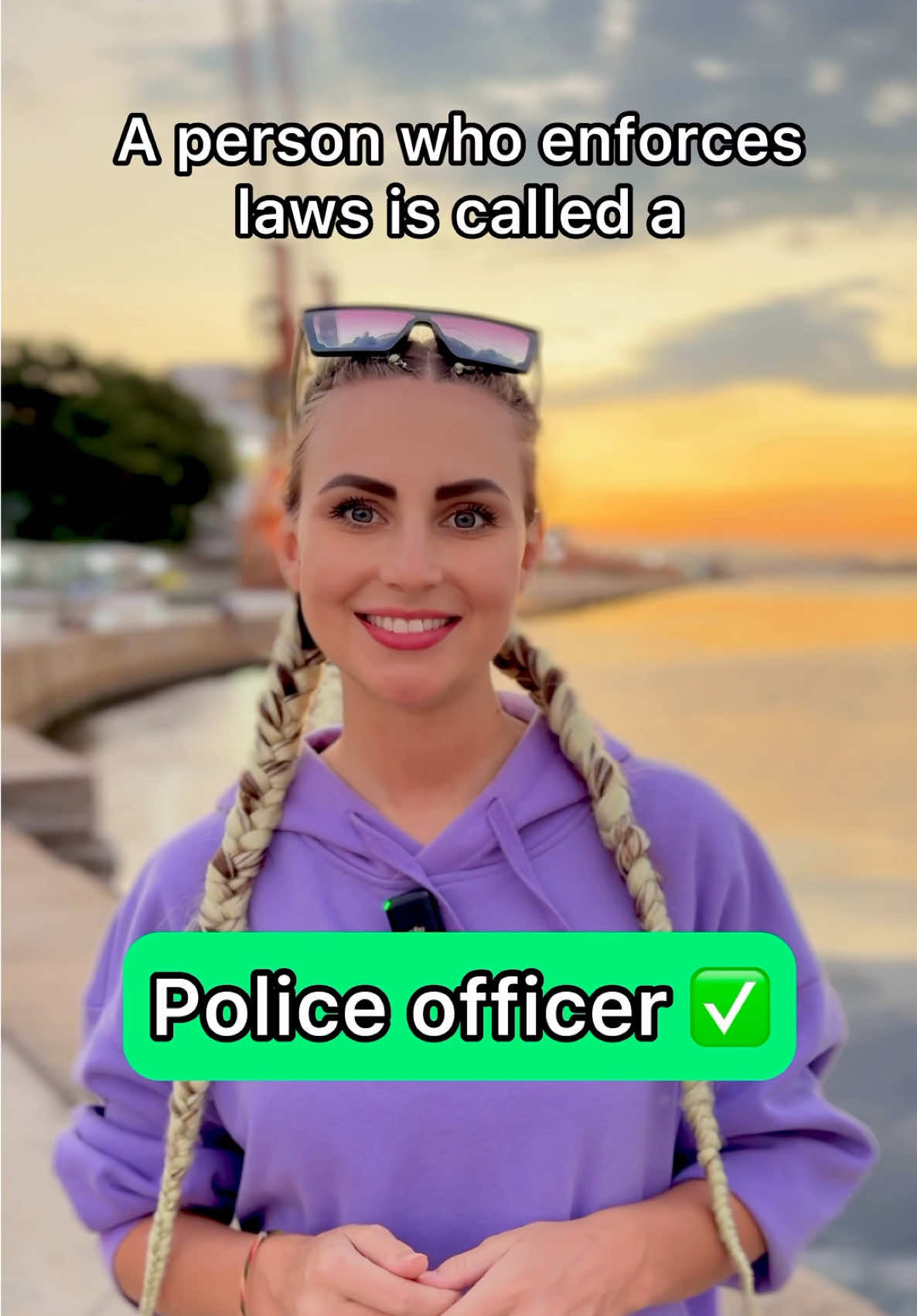 A post by @starvicks51 on TikTok caption: Jobs🇬🇧🇺🇸Part2😎#vickysenglish #english #trendingreels #words #vocabulary #expressions #phrases #learnenglish #speakenglish #ielts #ieltspreparation #speaking #practice #englishlesson #englishclass #englishonline #englishteacher #englishtips