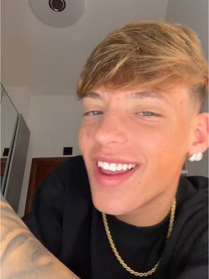 A post by @domenicoespositooo_ on TikTok caption: Capisco l’invidia, però un po’ meno😂