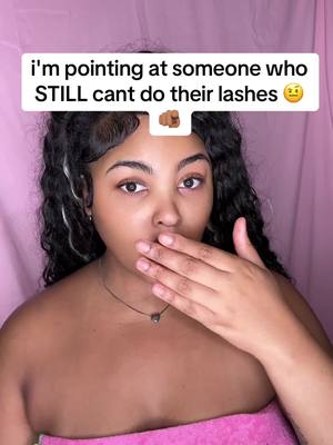A post by @zoesqoq on TikTok caption: it's 2025 babes! It takes less than 5 mins 🌝 #lashes #fypシ #lashtutorial 