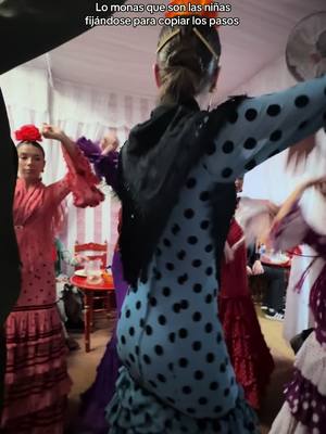A post by @fabiana.sevillano on TikTok caption: Literalmente yo cuando era pequeña vamos @Marina Barrial 
