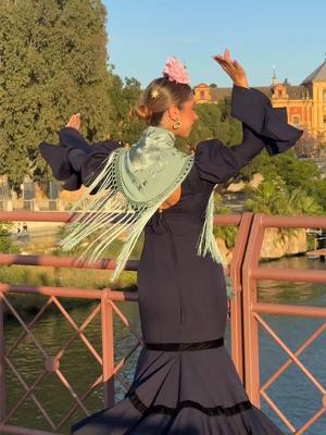 A post by @carmenbaldrees2.0 on TikTok caption: Enamorada de este vestido @Sibilina Flamenca 