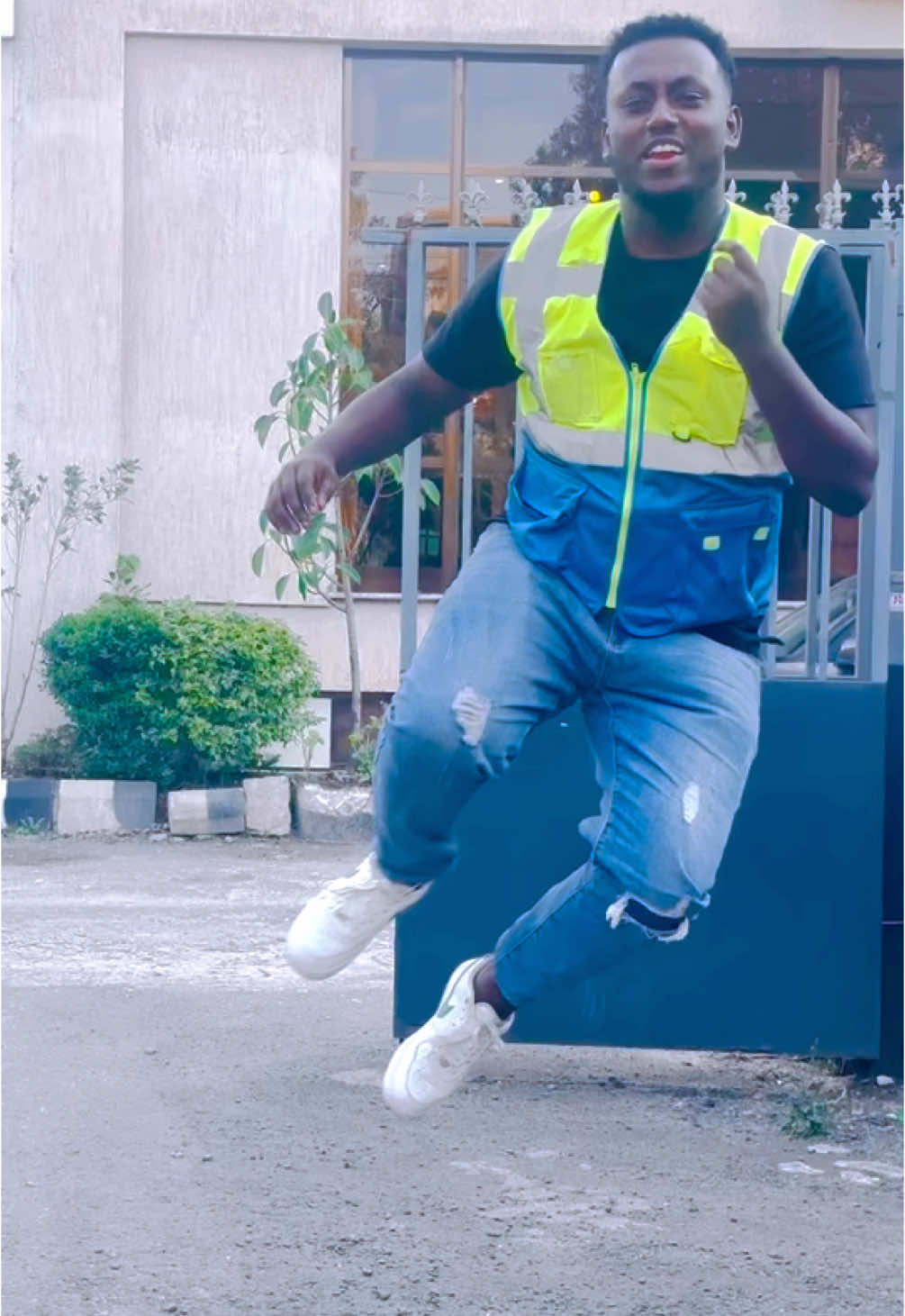 A post by @nahom_fonti on TikTok caption: Endet new 🤣😂@Dominate Nuri #CapCut #ethiopian_tik_tok #xyzcba #habeshatiktok #4upage #for #foryoupage❤️❤️ #nahom_fonti #tiktokviral 
