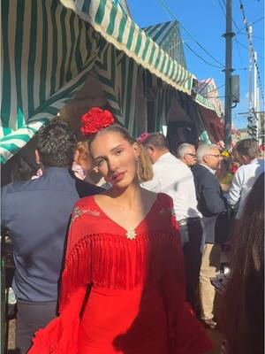A post by @celiareinah on TikTok caption: El vestido de ayer me encanta tanto