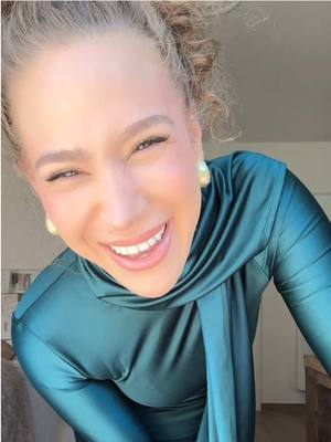 A post by @oceaneamsler on TikTok caption: ROBE MODESTE @LILIANA AG 🤍