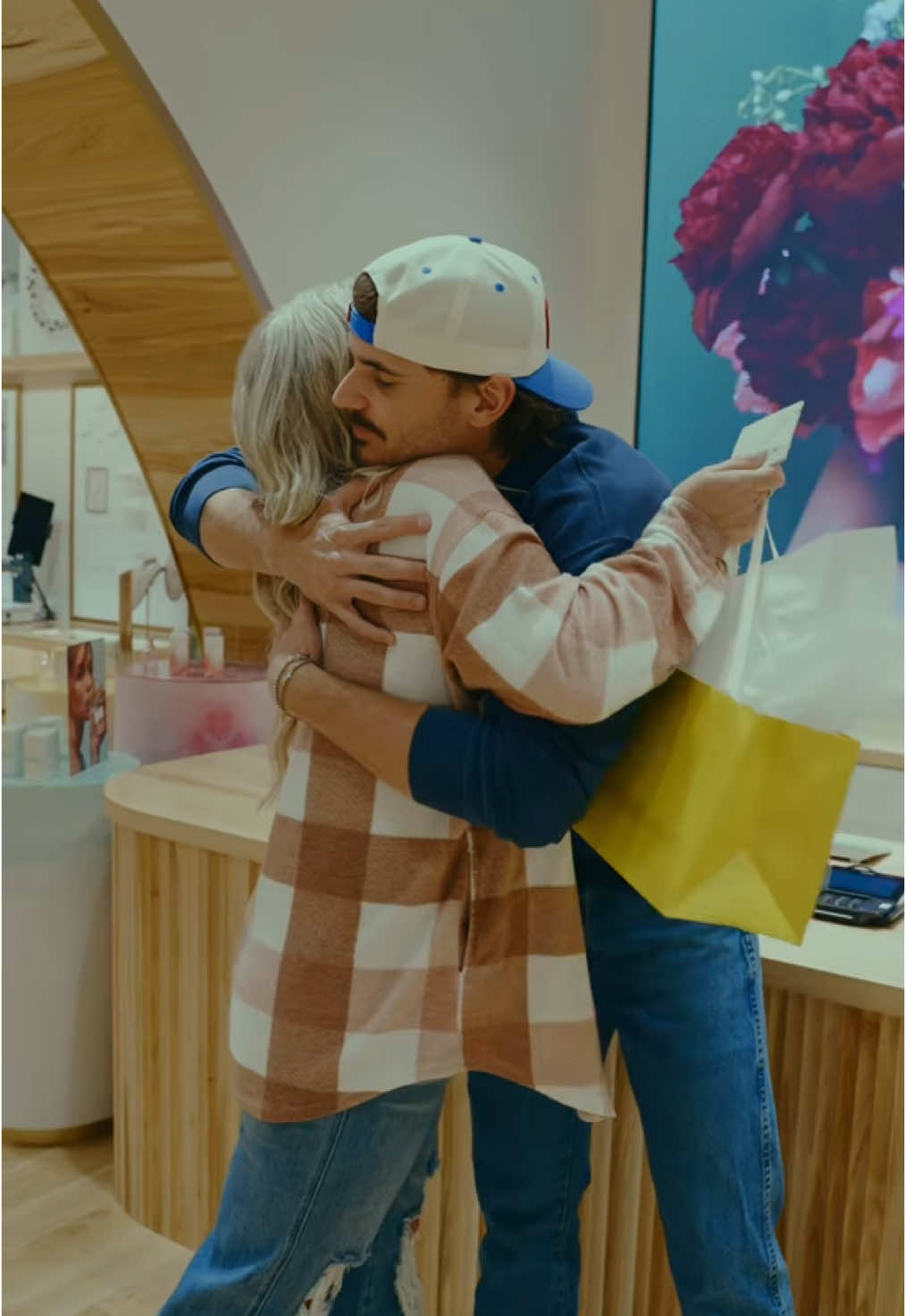A post by @tuckerwetmore on TikTok caption: #KendraScottPartner. Question: What would you do...if you forgot Mom's birthday? @tuckerwetmore 😉 Answer: Get her something REALLY good for Mother's Day! We had the best time shopping with Tucker and his mom! Come snag your last-minute gifts before Sunday. 💛