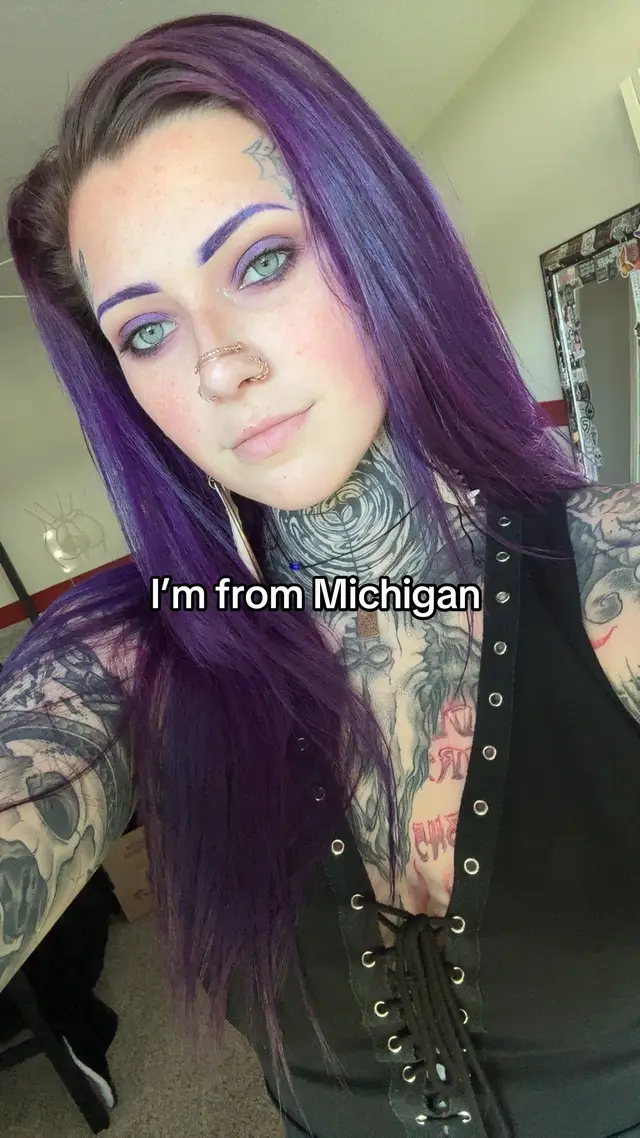A post by @spiderwh0r666 on TikTok caption: My grandpa passed in 03, my grandma passed last year💔 #spiderlegs #yallternative #heaven ##fyp##fo##jessiemurph##taller##foryoupage