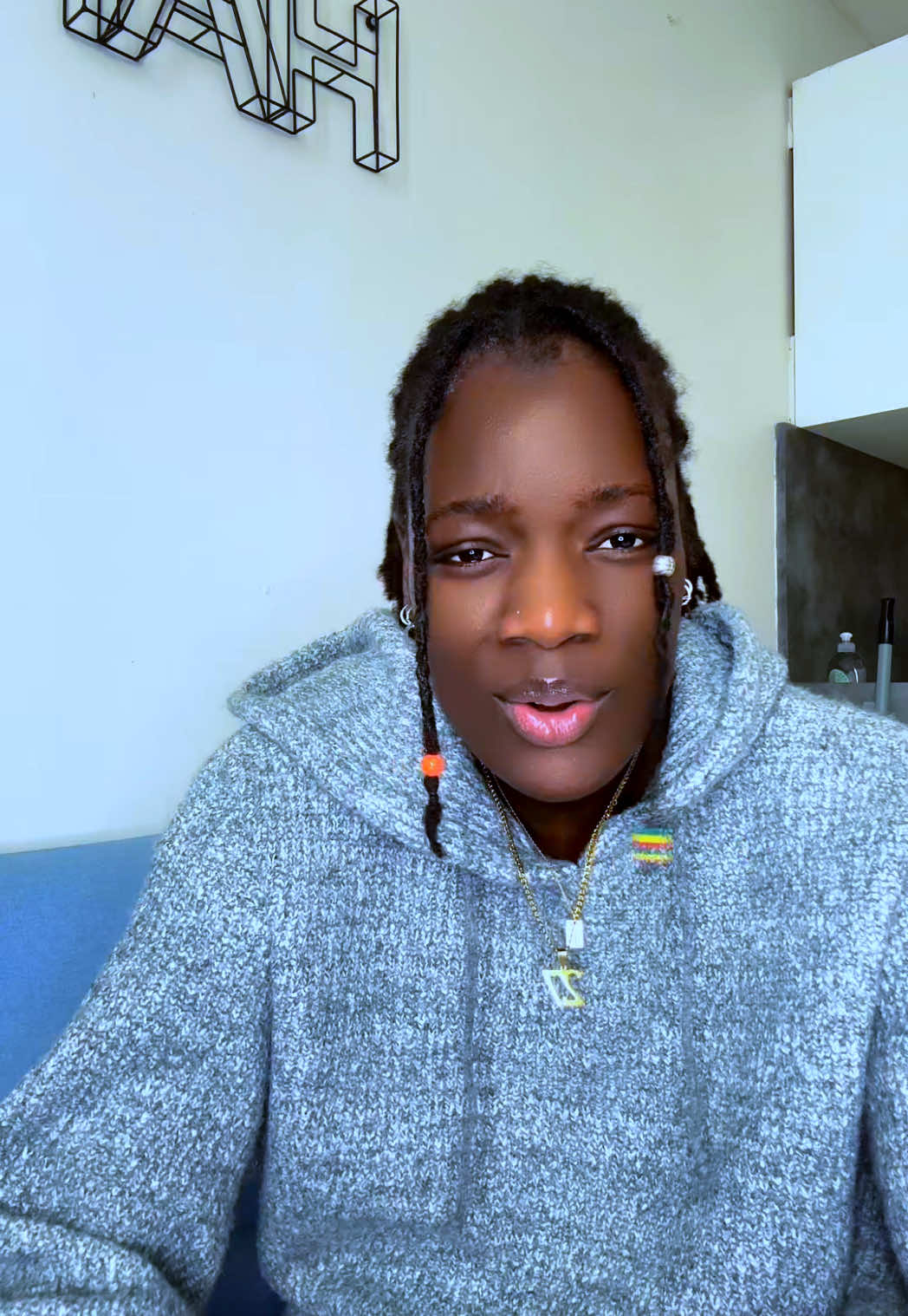 A post by @fatou_fajames27 on TikTok caption: TVTIWTHBIS💜🔒 #senegalaise_tik_tok #miaguisse #sengaltiktoker🇸🇳 #senegalaise_tik_tok🇸🇳pourtoichallenge #senegal #sen #dakarbuzz #pourtoi #pourtoi #senegalaise_tik_tok 
