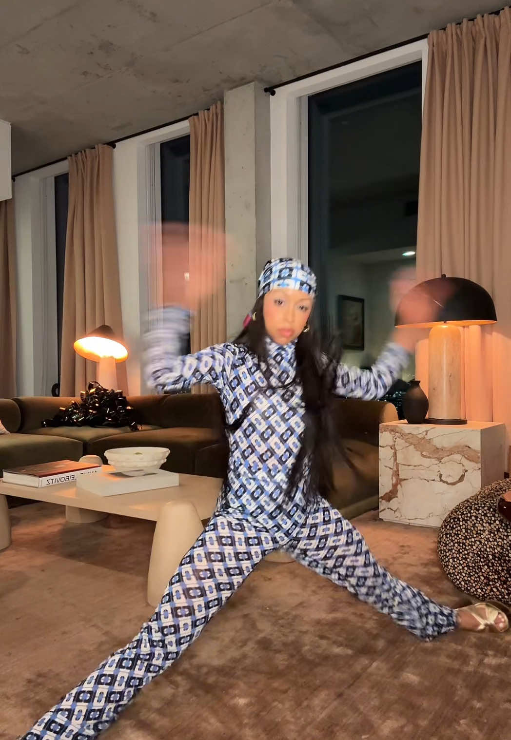 A post by @lizzza on TikTok caption: Benson Poone slam