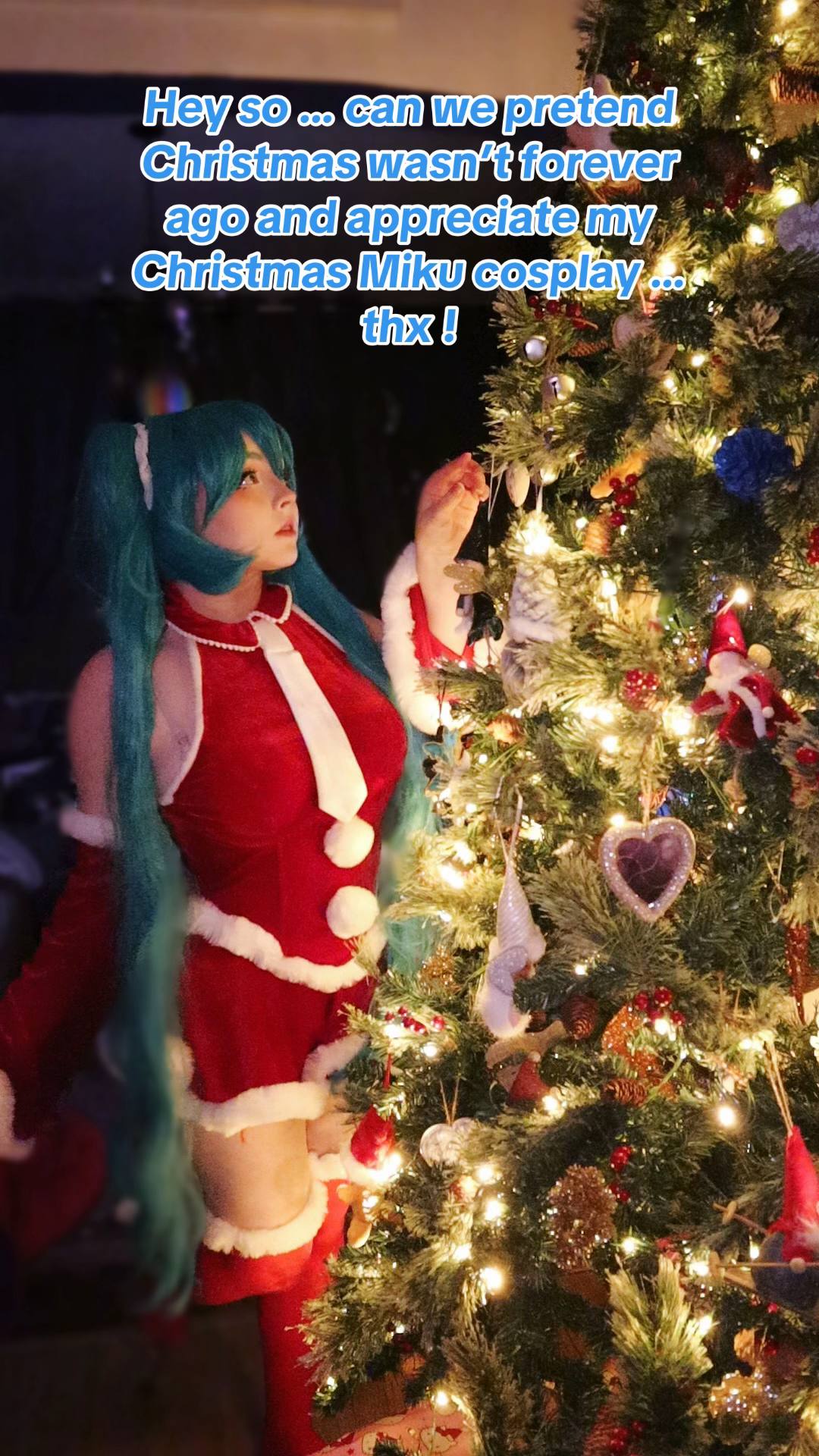 A post by @enyaarwyen on TikTok caption: #miku #hatsunemiku #hatsunemikucosplay #cosplay #cosplayer #cosplaygirl #fyp #foryoupage #vocaloid 