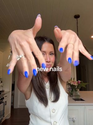 A post by @cecilybauchmann on TikTok caption: a moment for the blurrrr nails🦋#nailinspo #summernails #nails #nailday #nailcolor #blurnails 