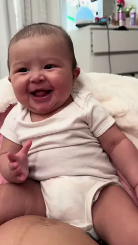 A post by @queellmoneyy on TikTok caption: You saved me baby🤍 I want you to know that.. I love you so much Araiyah ✨ #firsttimemom 
