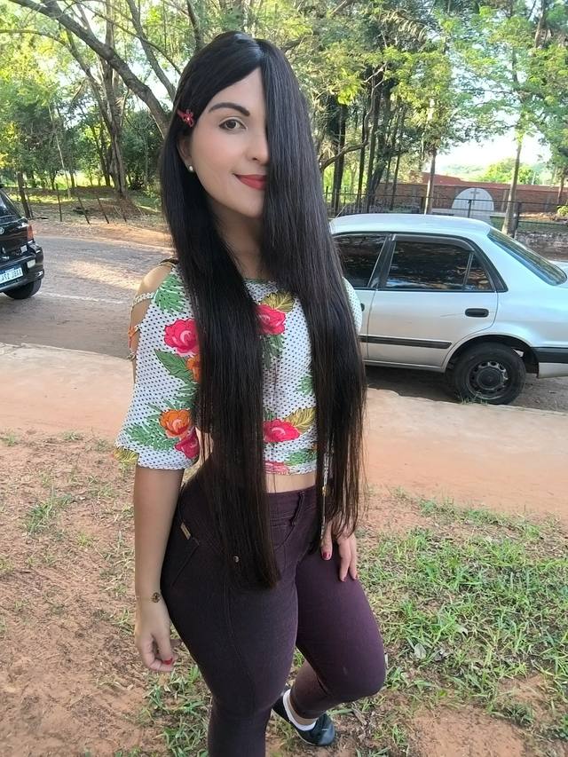 A post by @noe_cardozo25 on TikTok caption: Holiss🎀 #saludos #amigos #temerarios🥰🎶🤞favoritas 
