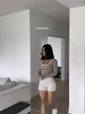 A post by @alyssiaaleavell on TikTok caption: a set a day 🫶🏽| #ootd #fitcheck #athleisure #gymootd #aritziaactivewear #activeset #newbalance9060 #outfitinspo #gymtok #whatiwore 