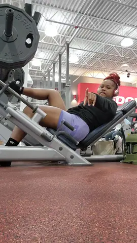 A post by @_iamnewnew_ on TikTok caption: ✨️💕 just me, my beats, and the leg press in January #kneeinjury #recovery #fitnessjourney #roadtorecovery #comebackstronger #CurvyMuscleMommy #ThickFit #StrongAndCurvy #BuiltNotBought #MuscleWithCurves  #ThickAndToned