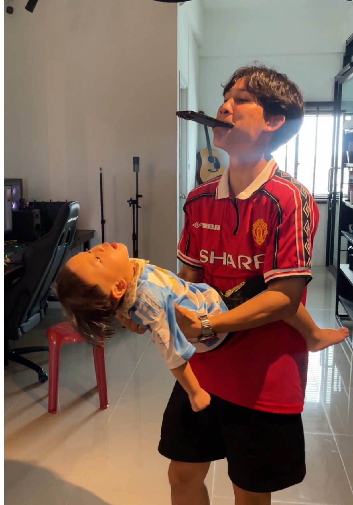 A post by @jjuedjang on TikTok caption: สนุกไหมโจอี้!!? #จืดจาง #วัยรุ่นคำมี #โจอี้แปปโฮ 