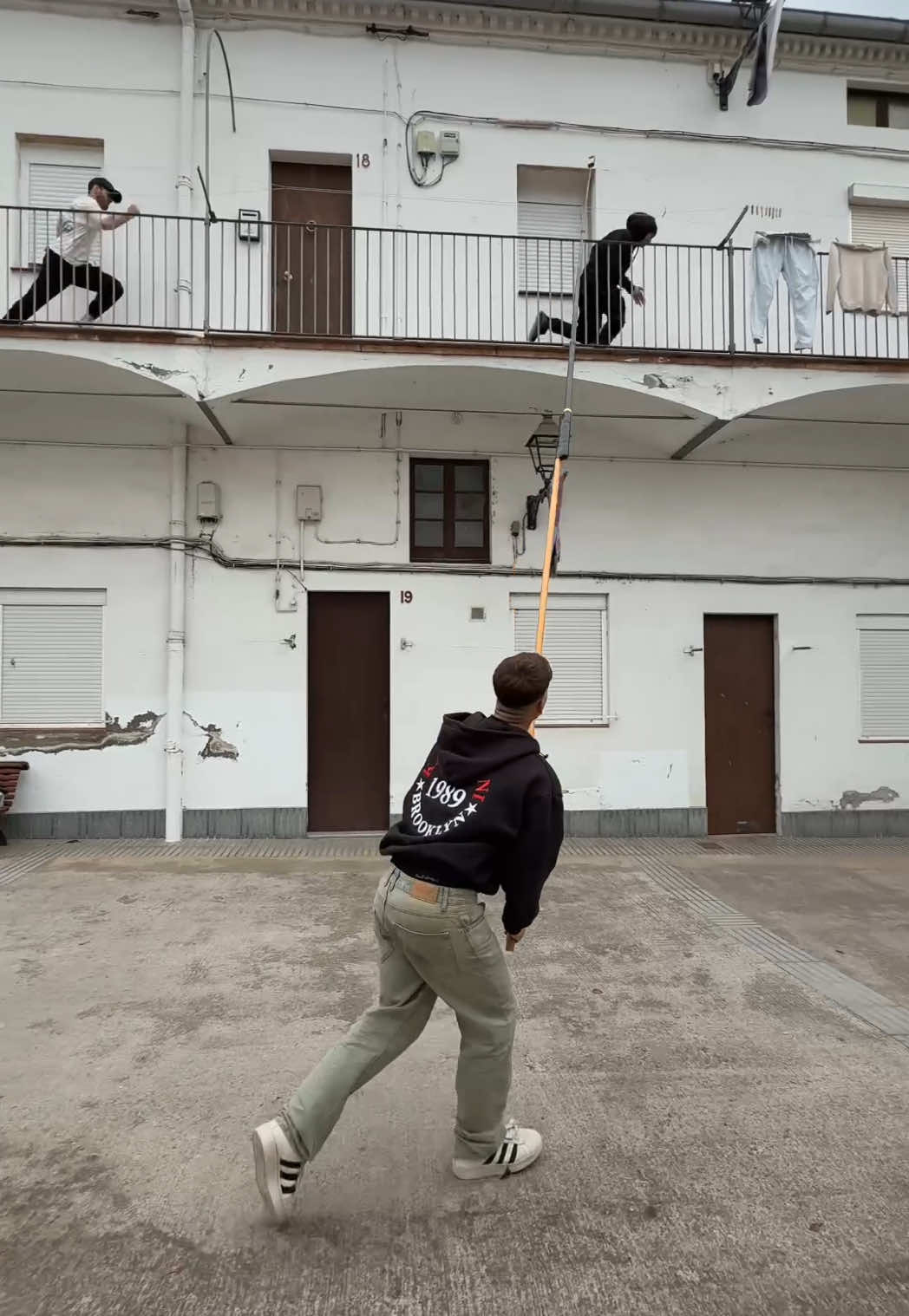 A post by @jordi.koalitic on TikTok caption: Thief persecution 👀 shot w @insta360_official & #insta360x5 