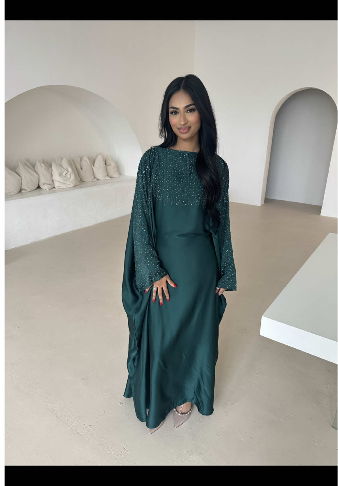 A post by @siaabayas on TikTok caption: You asked, we listened. Your favourite kaftan is back in stock 👀 #fyp #fypシ゚ #trendin #foryoupage❤️❤️ #fashion #kaftan #eid #tiktokfashion #explore 