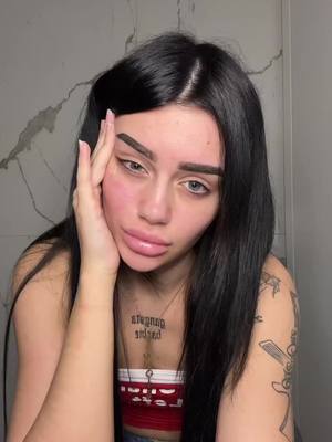 A post by @vittolazzari1 on TikTok caption: 🤦🏻‍♀️get ready whit me #perte #fyp #foryou #neiperte #viral 