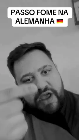 A post by @ on TikTok caption: PASSO FOME 😔#fyp #ciganos #carlosbombaoficial #comedia #frankfurt #españa🇪🇸 #portugal🇵🇹 #fome 