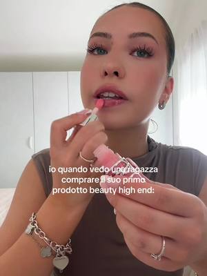 A post by @maurinorebecca on TikTok caption: diventa un’ossessione #foryouu 