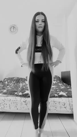 A post by @valeriaelisabeta22 on TikTok