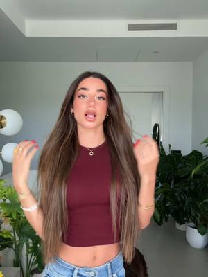 A post by @lolalolita on TikTok caption: Mi hija y yo 🐻 