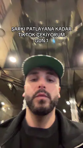 A post by @sefo on TikTok caption: çok uzaktayım arkadaşlar çokkk 🦘🇦🇺