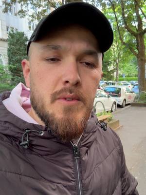 A post by @hamid.cristiana on TikTok caption: Habe ich recht?#hamidhussaini01 