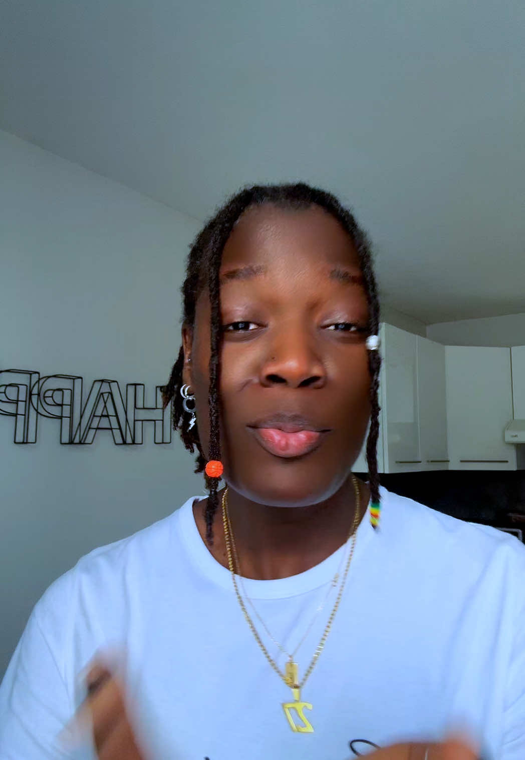 A post by @fatou_fajames27 on TikTok caption: Nene aaaaï😂 #senegalaise_tik_tok #wallyseckofficiel #miaguisse #wally #senegalaise_tik_tok🇸🇳pourtoichallenge #senegal #sen #dakarbuzz #dakarbuzz #sengaltiktoker🇸🇳 #senegal #