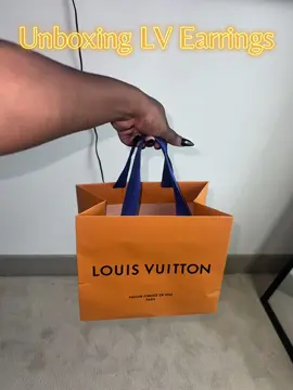 A post by @itsbriiezie on TikTok caption: Love my new earrings😍 #CapCut #fypシ゚viral #fyp 