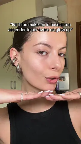 A post by @alessia.dardano on TikTok caption: Questo look da Leo ci piace posso dire?♌️ c @Mirta Miler ✨