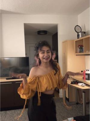 A post by @drag0nmistress on TikTok caption: :)