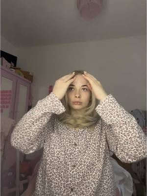 A post by @kaydonnelly2 on TikTok caption: my lil glow up routine🤝🏼🩷💅🏼✨#fypage #fyp #foryou #fy #glowupwithme 